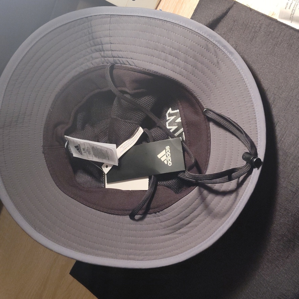 Adidas hat - Picture 5 of 5
